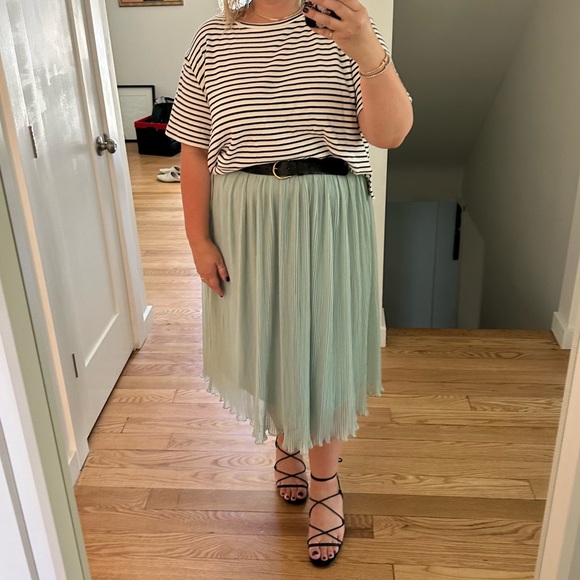 Listicle Pleated Midi Mint Green Skirt - Picture 3 of 10